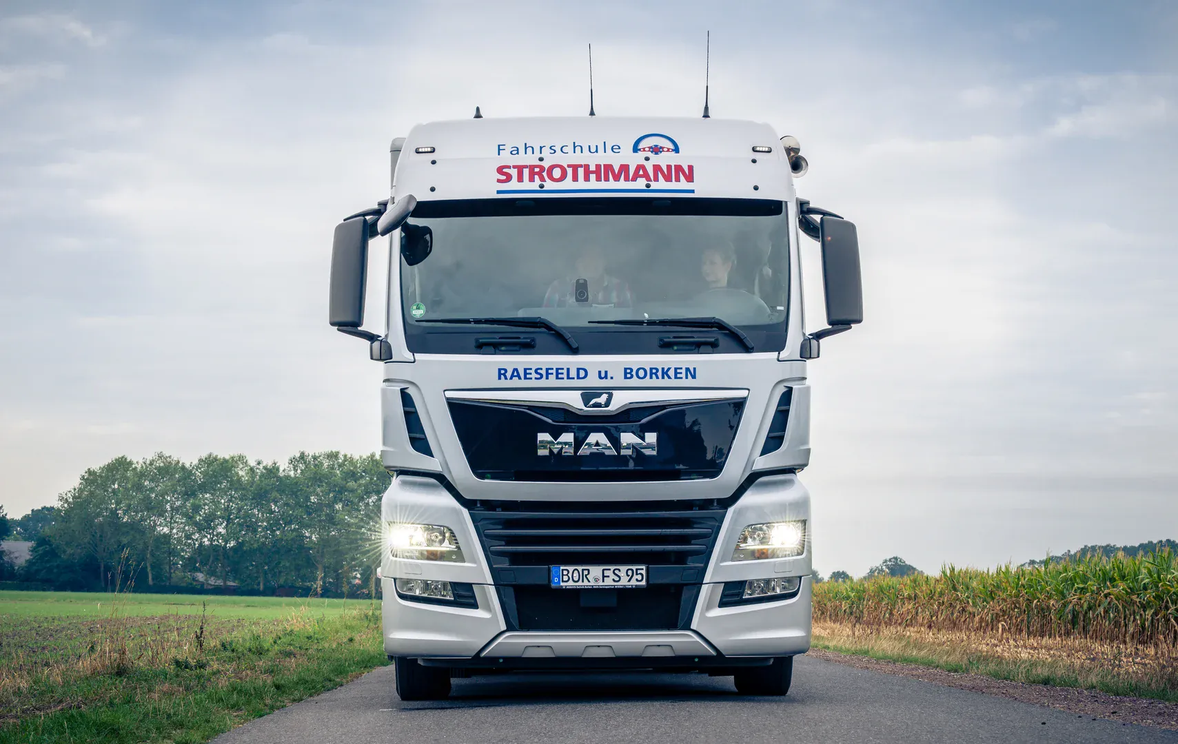 Ausbildungs-LKW der Fahrschule Strothmann für Berufskraftfahrer
