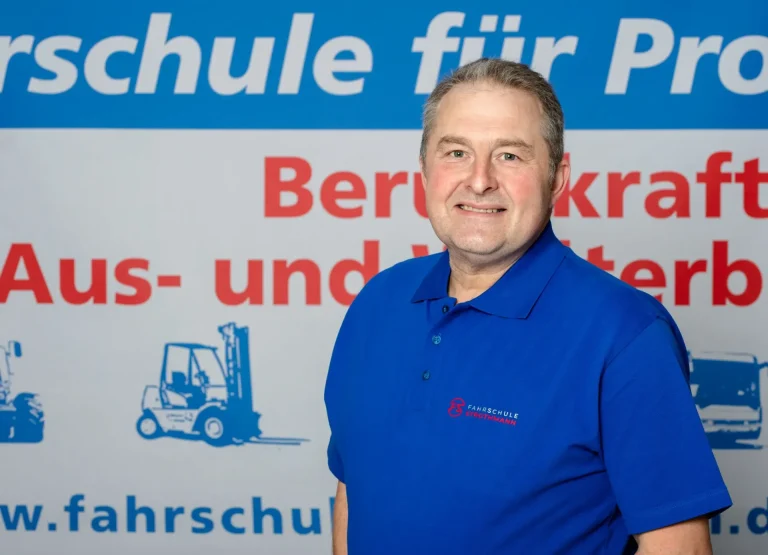 Robert Ellerkamp, Fahrlehrer für LKW und Dozent Berufskraftfahrer