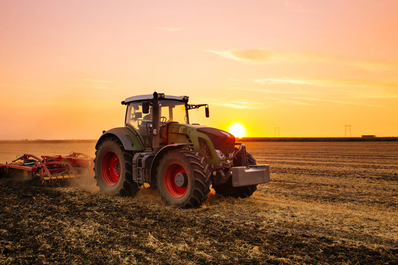 Traktor auf dem Feld für den Treckerführerschein Klasse T